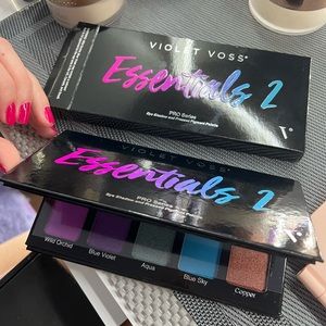 VIOLET VOSS ESSENTIALS 2 eye palette ( new)